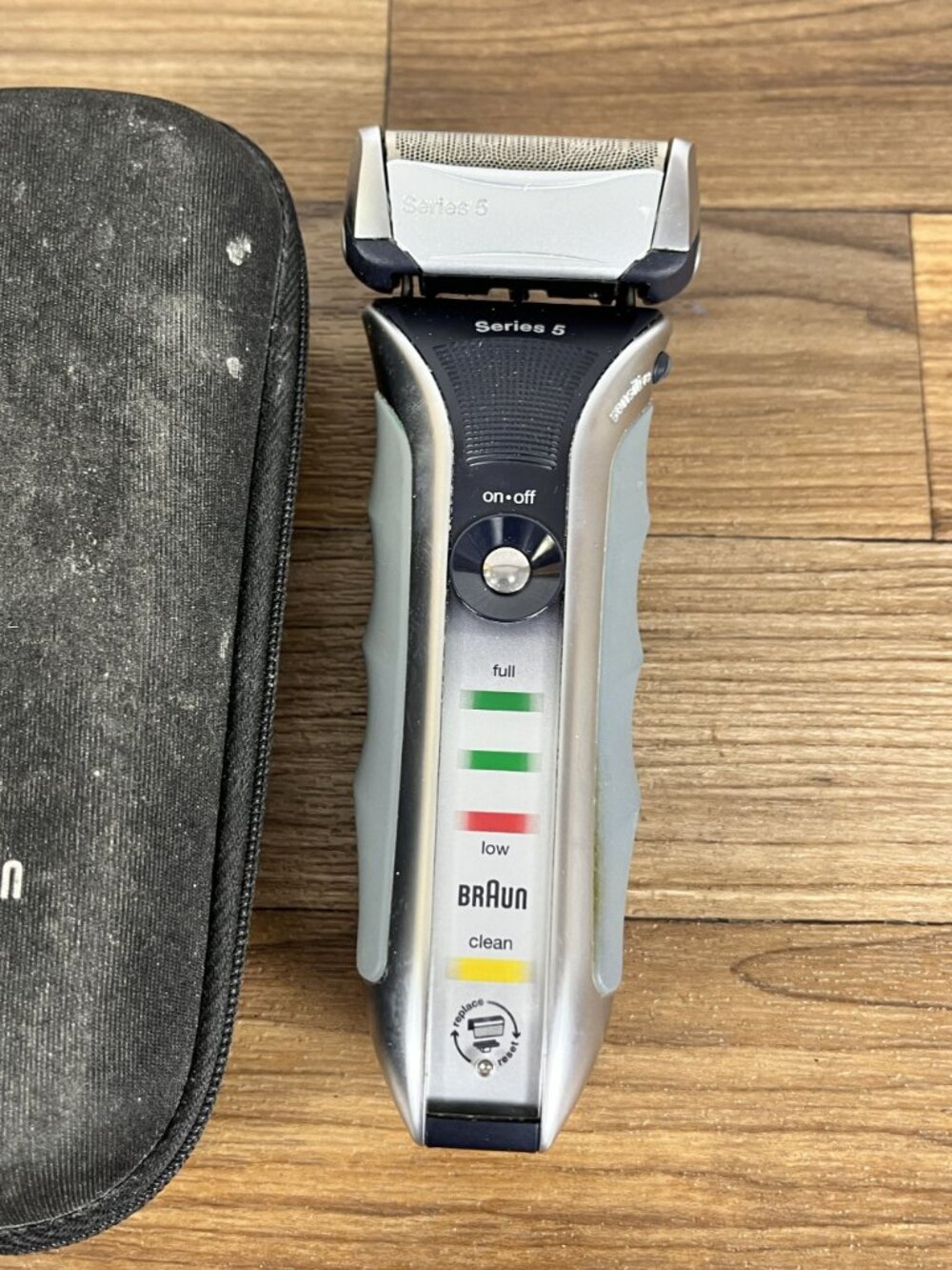 Braun Electric Shaver for Men, Series 5 Wet & Dry Shaver Only - Picture 4 of 11
